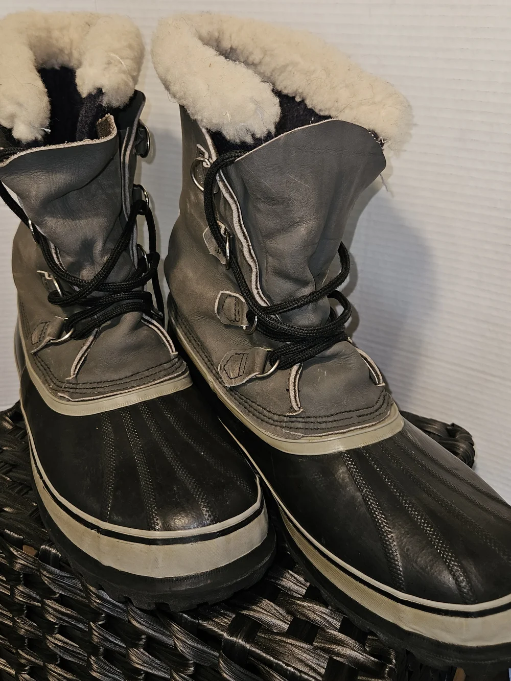Sorel Men's Gray and Black Insulated Winter Rain & Snow Boots